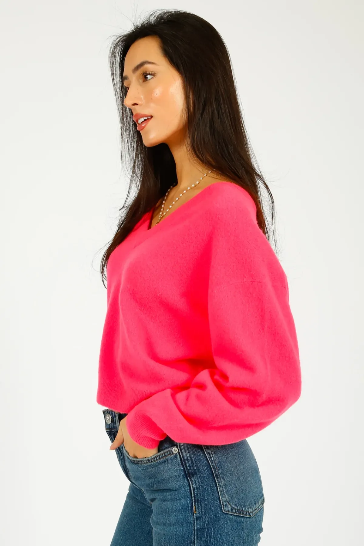 American Vintage AV Raxow V Neck Knit in Hortensia Fluro