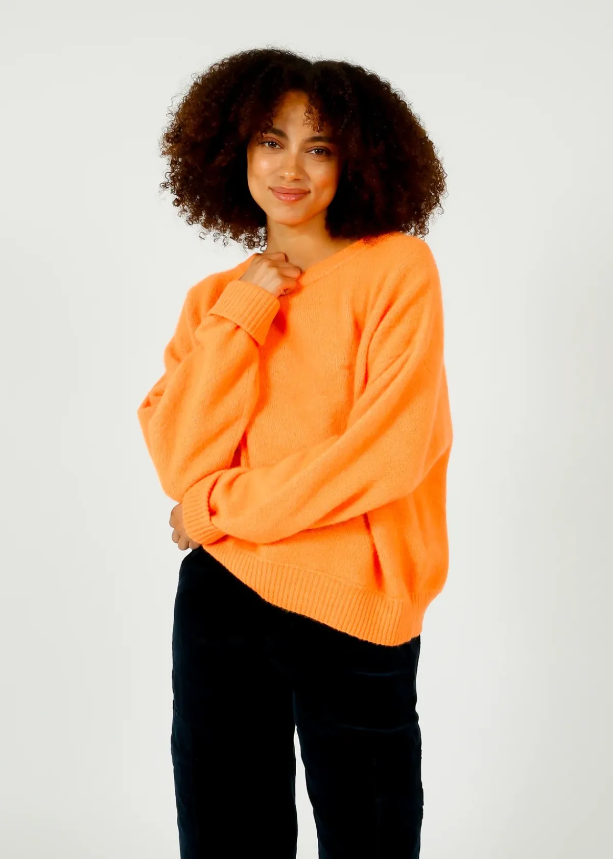 American Vintage AV Vitow Knit in Carrot Fluro