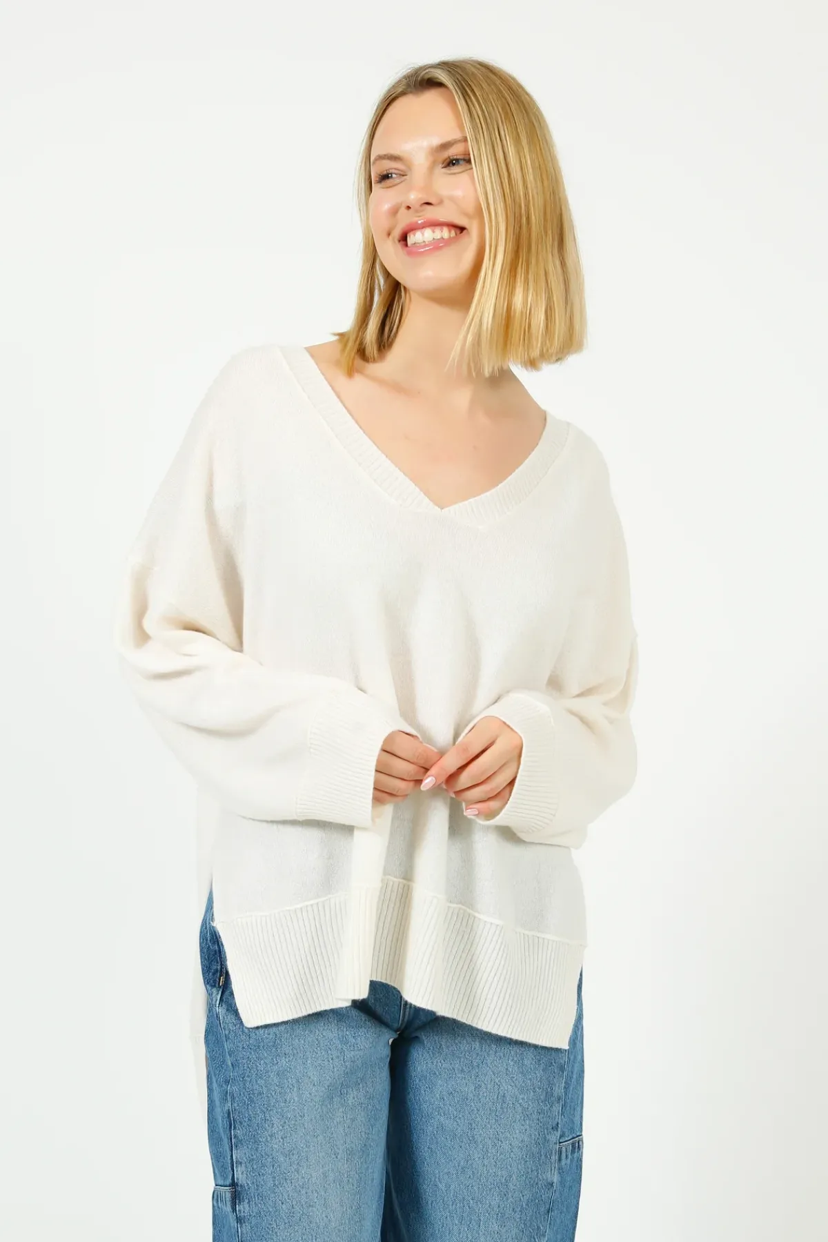 Colorush C-RUSH Simone Slouchy V in Organic White