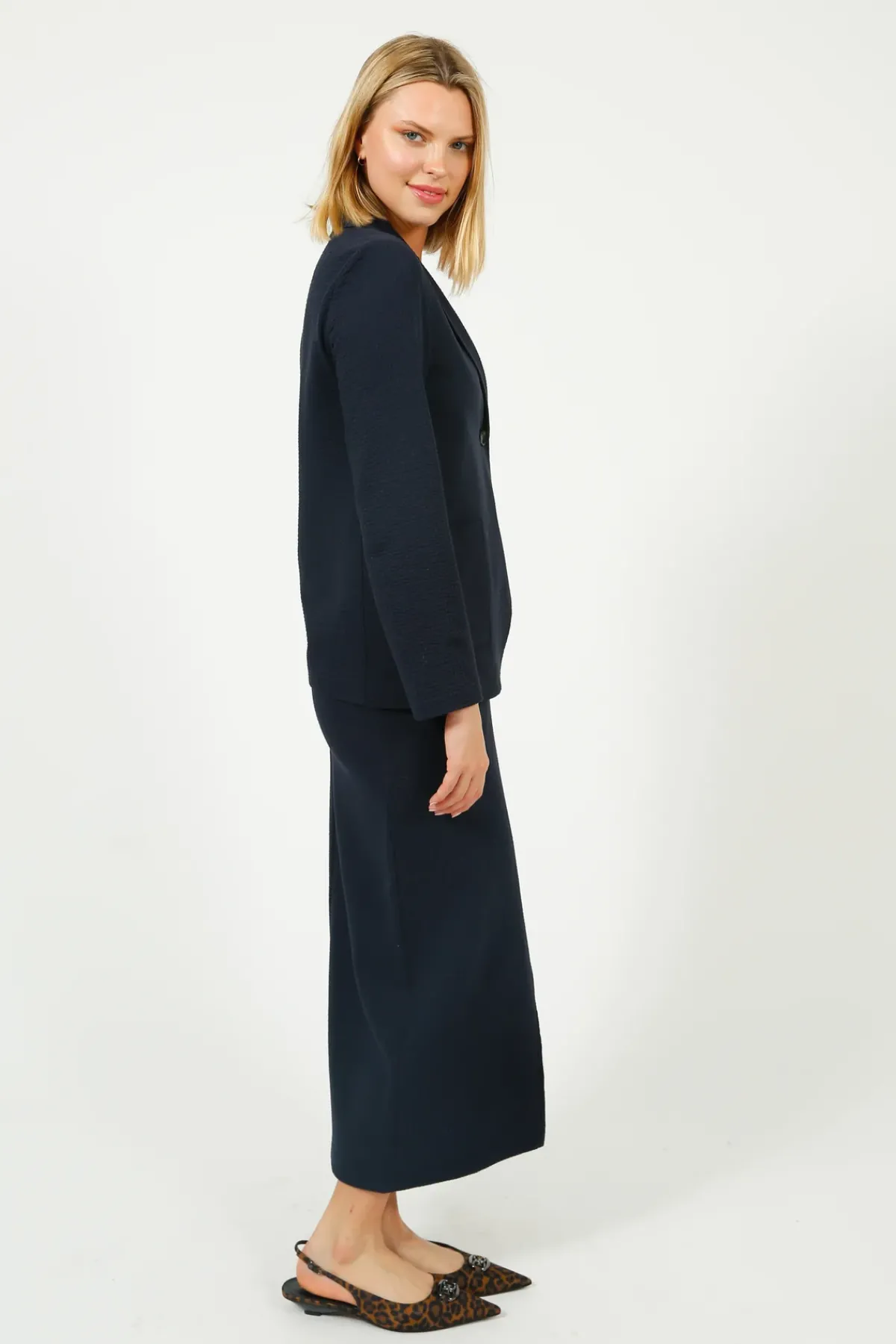 Harris Wharf London HW Seersucker Coolmax Skirt in Dark Blue
