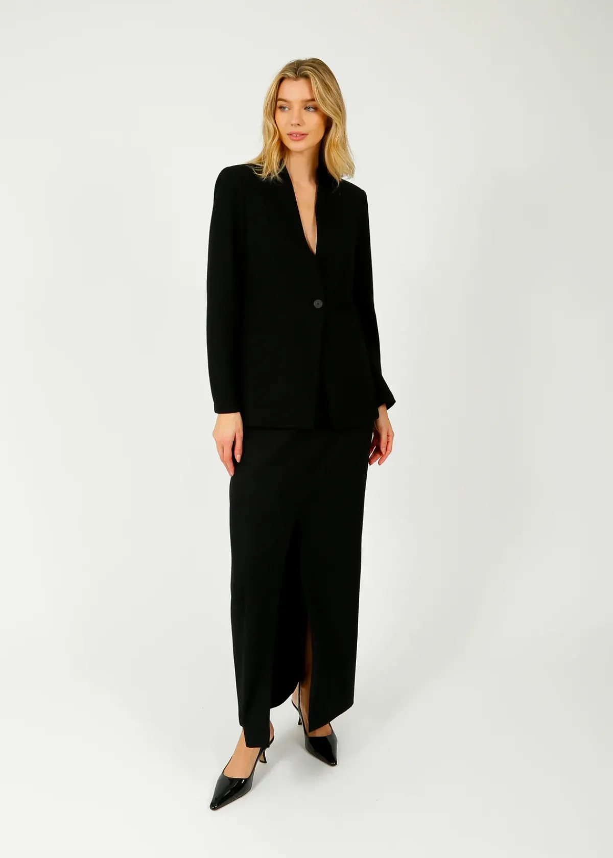 Harris Wharf London HW Superfine Merino Skirt in Black