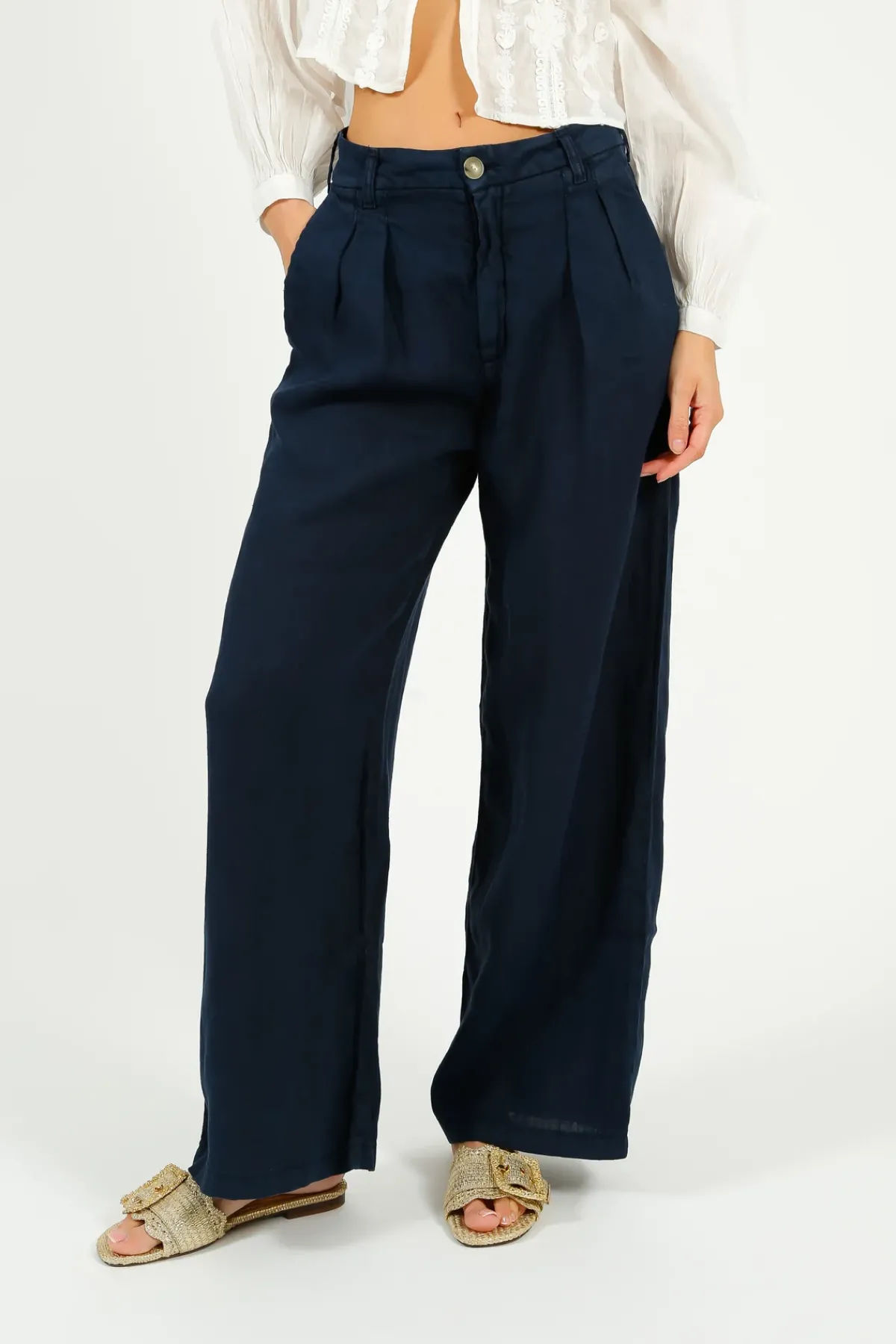 Maison Hotel MAISON H Marisa Linen Pant in Navy