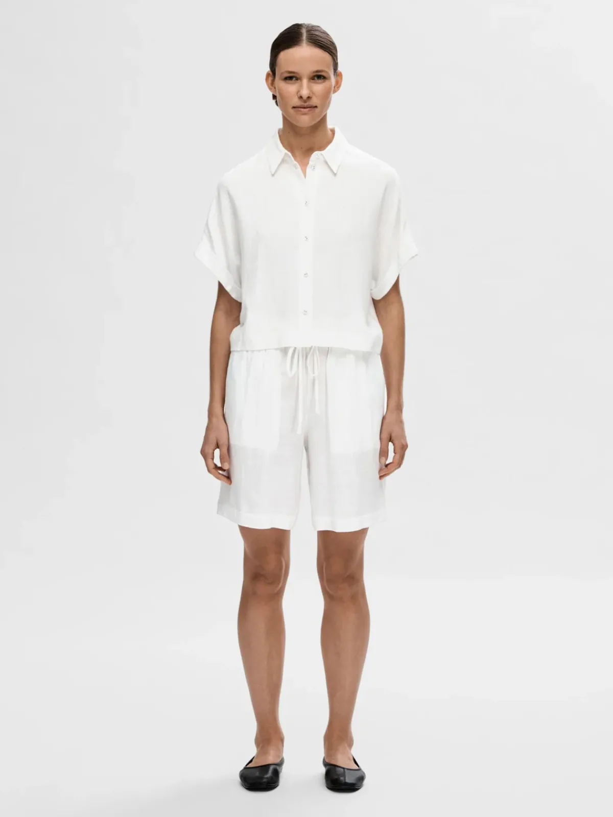 Selected Femme SLF Linnie Linen Shorts in White