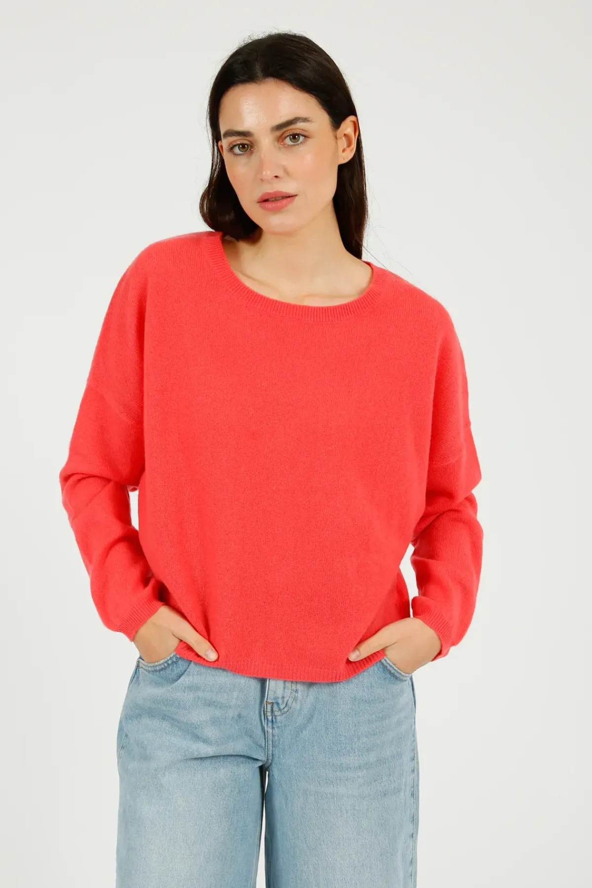 VK Cashmere VK Agatha Crew Neck in Coral Reef