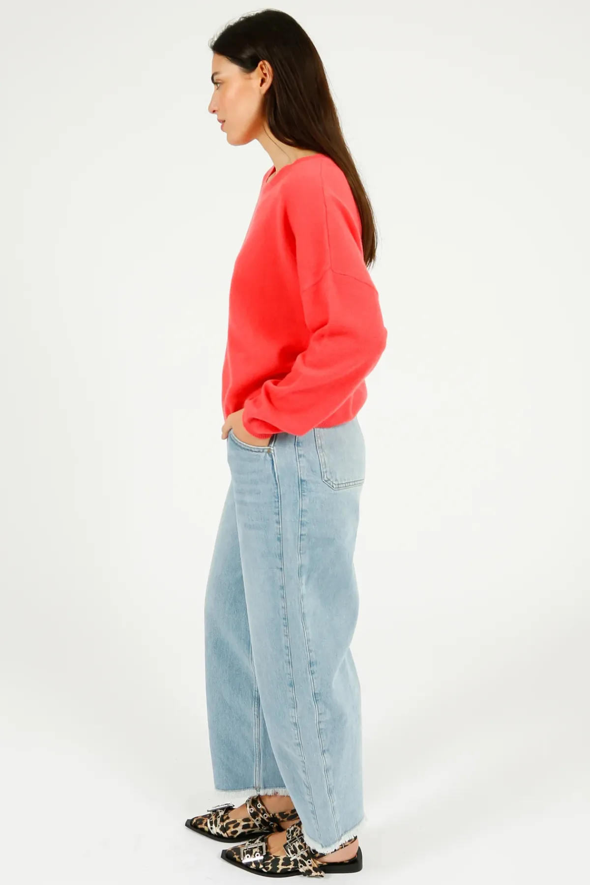 VK Cashmere VK Agatha Crew Neck in Coral Reef